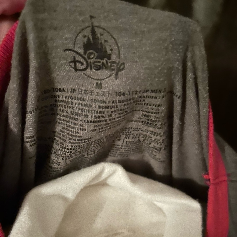 ❤️Disney Mickey Mouse “Tis the Season” Christmas Tee- medium - Picture 3 of 4